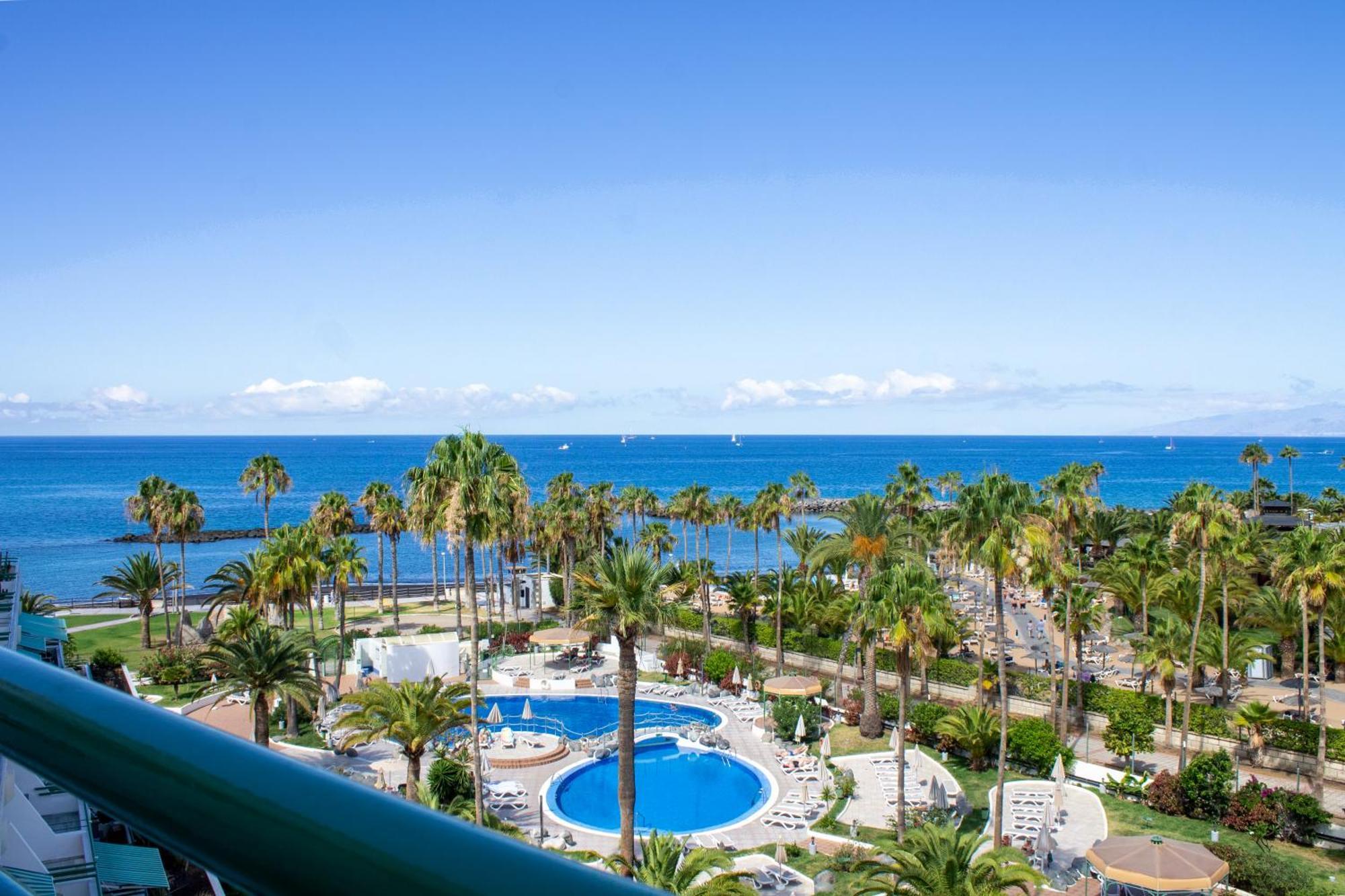One-Bedroom Apartment Sea View