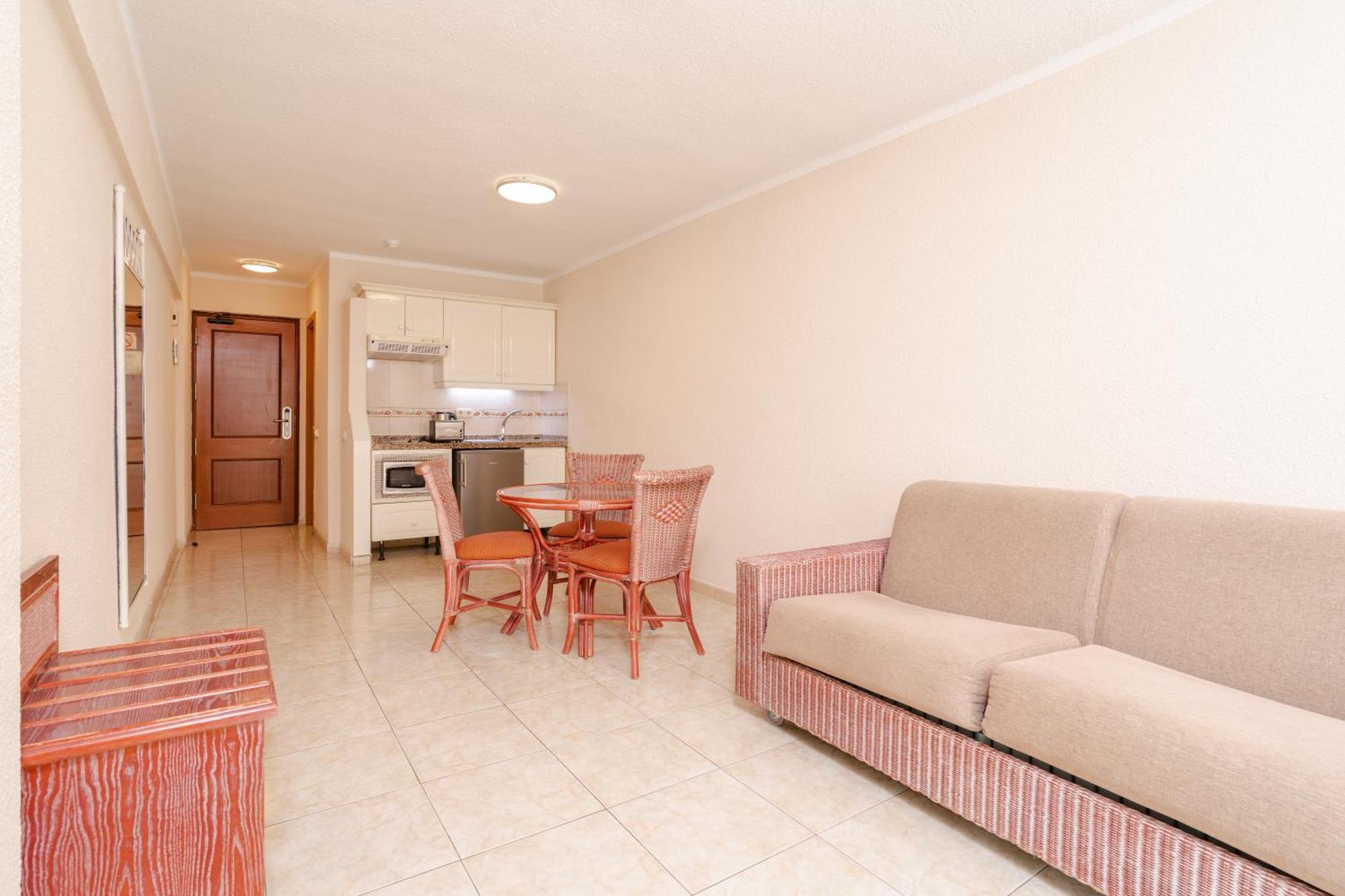 One-Bedroom Apartment Comfort (2 Adults)