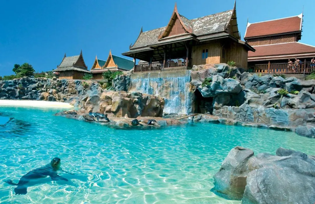 Comfortable Apartment Next To The Pools-1