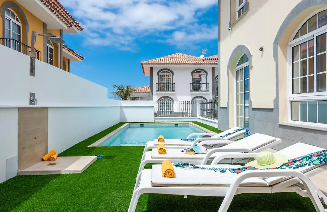 Luxury Holiday Villa Heated Pool-1