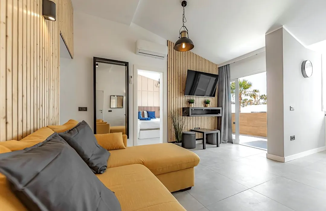 Apart Luxury Apartment In Island Village.-1