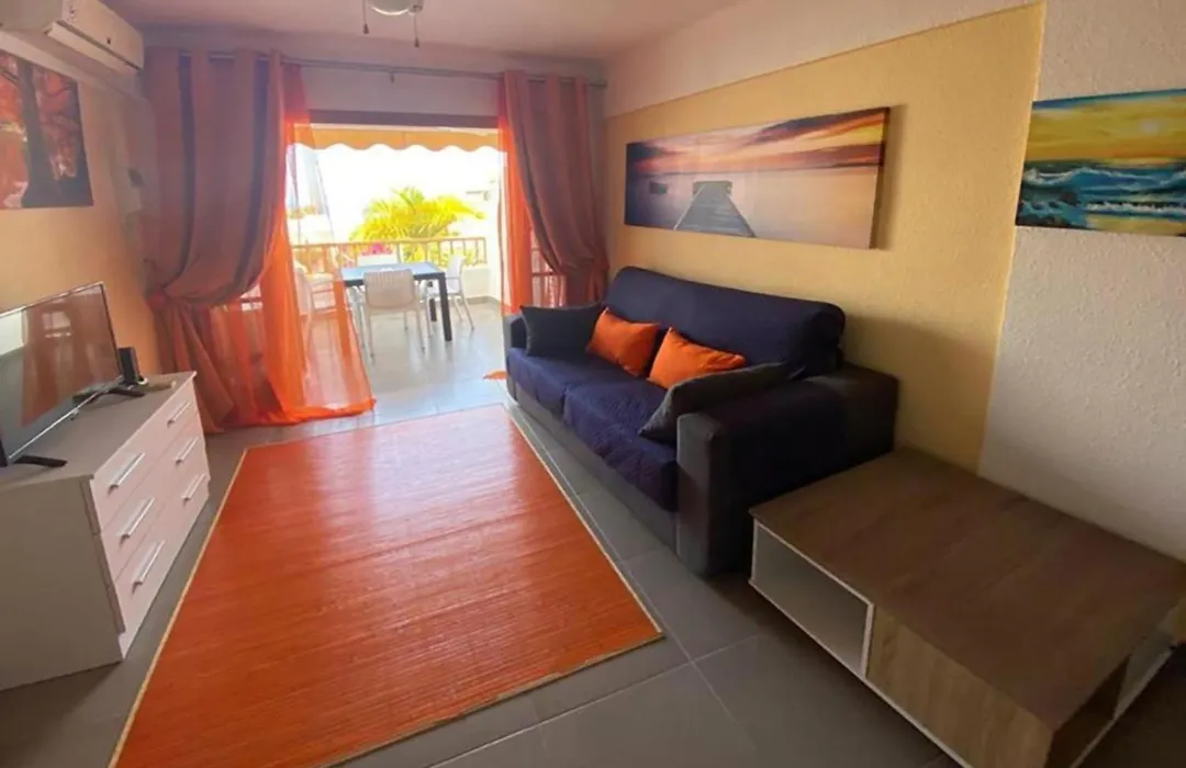 Appartamento Primo Piano Con Vista Piscina E Parziale Vista Mare-1