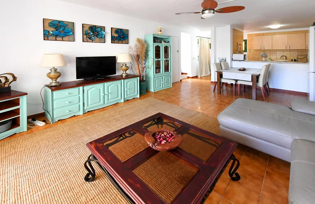 Excelent Location 5 Min To The Beach-1