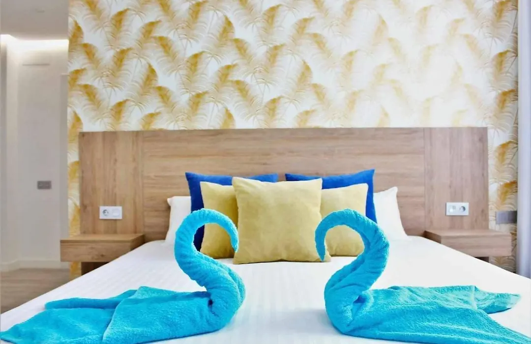 Ocean Garden Suite 212-1