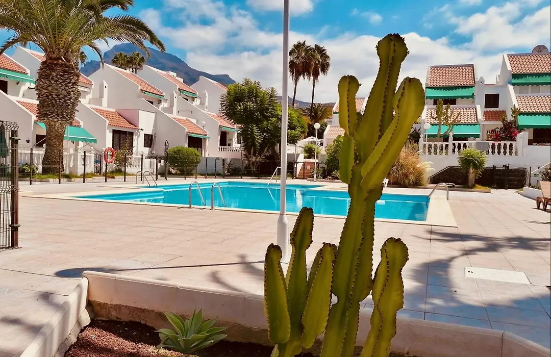 Sunny Villa Holiday Home-1