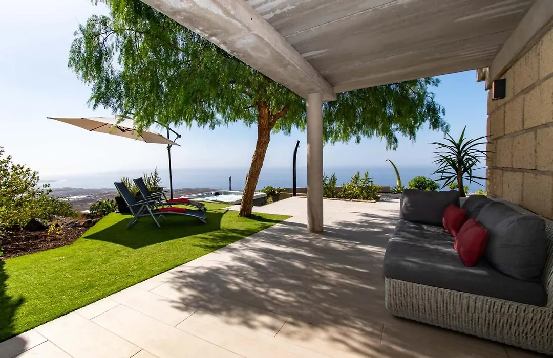 Infinity House. Ocean View Hot Tub.-1