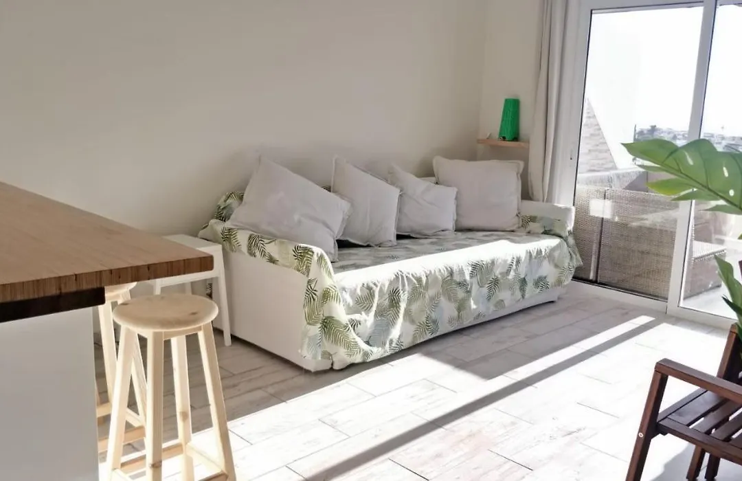 New Deluxe Stunned Seaview 2 Bed Apt-1