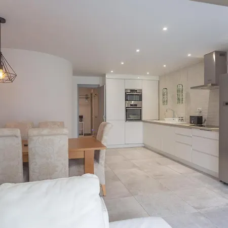 Modern 3 Bedroom Duplex Adeje City Center Wifi-3