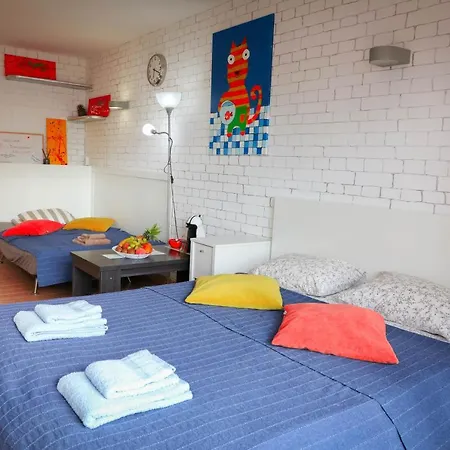 Los Geranios, Close To Beach, Puerto Colon, Yellowcat 2-3