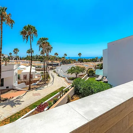 Apart Luxury Apartment In Island Village.-3