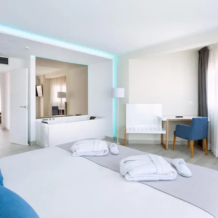 Playaolid Suites & Apartments-2
