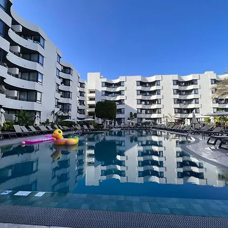 Luxury Apartment With Pool View-2