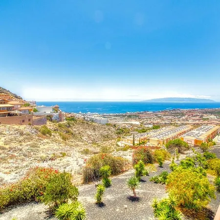 Relax At Roques Del Conde-2