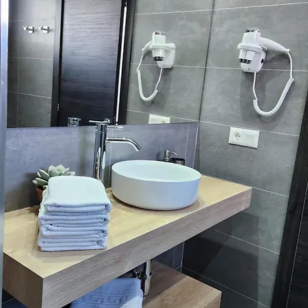 New Modern Apartment With Heated Pool-2