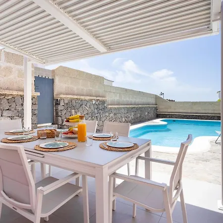 Villa Chloe Costa Adeje Tenerifesummervillas Giant Private Pool 11 Meters Long-3