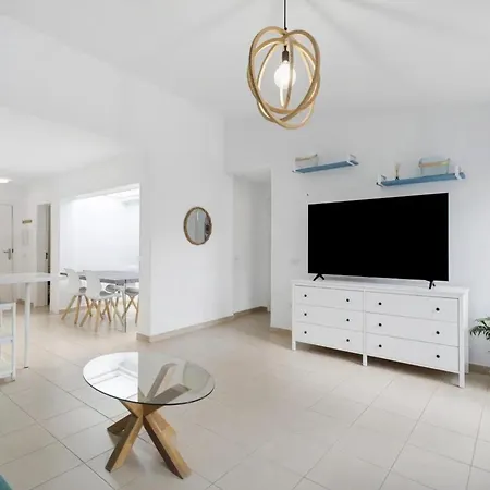 Child-Friendly, 3-Bedroom Apartment With Garden Near The Aqualand-3