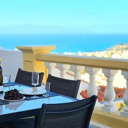 Family Apartment Ocean & Mountain Views & Heated Pool-3
