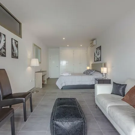 Villa Isabella, Luxury Villa With Heated Pool Ocean View In Adeje, Tenerife-2