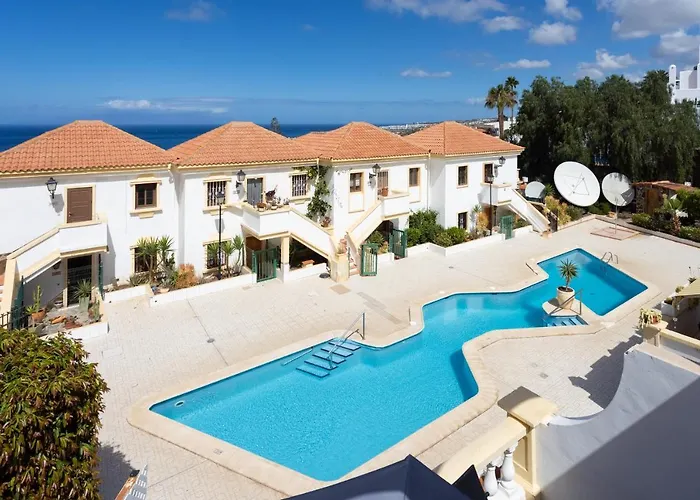 Ferienwohnung Stylish Design W Ocean & Pool View, King Size Bed, Wifi,2 Smart Tv, Street Parking, 2 Pools Access Costa Adeje 